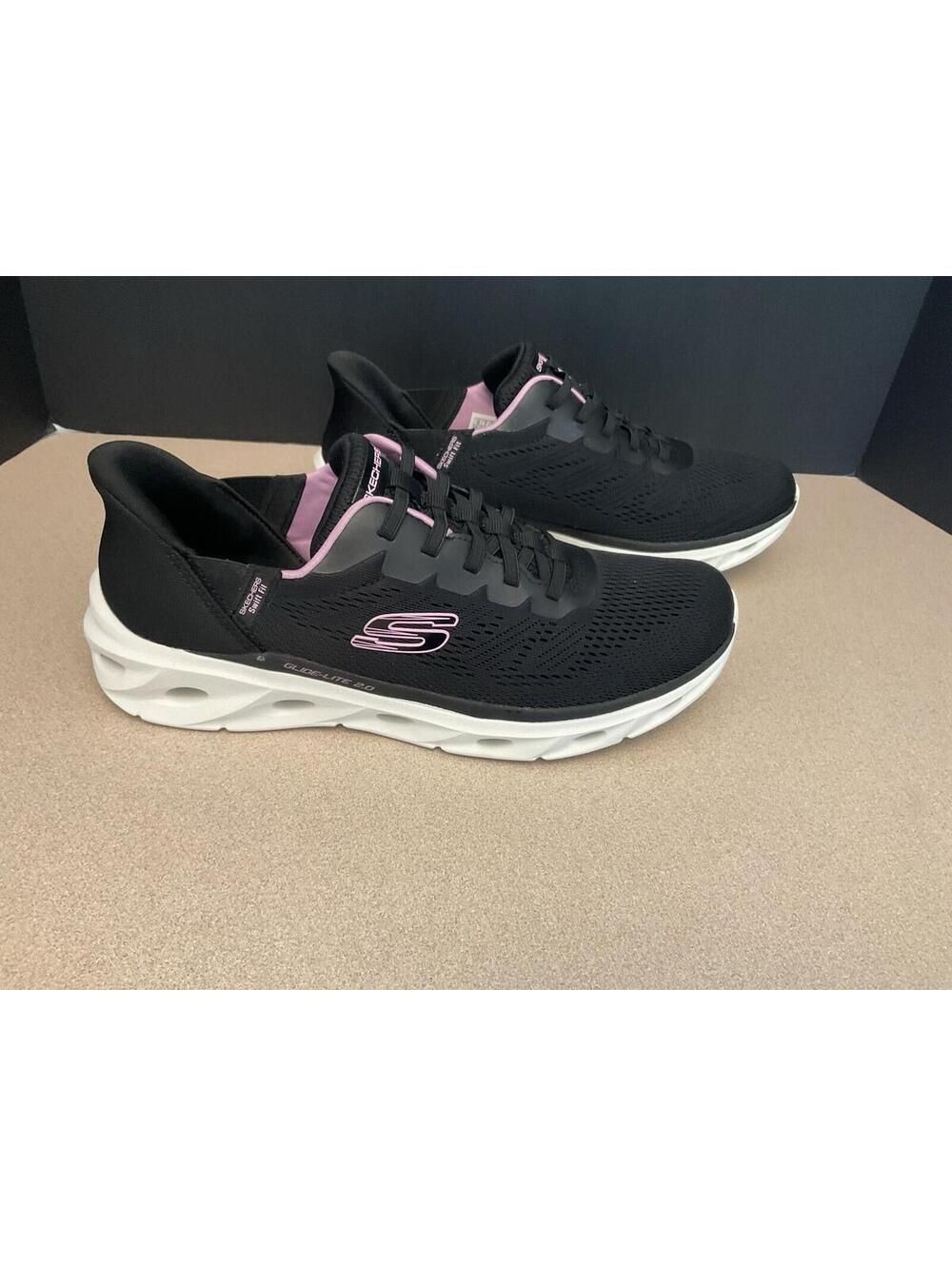 New! Womens Skechers Glide Step Hands Free Swift Fit Slip On Shoes. Size 10.